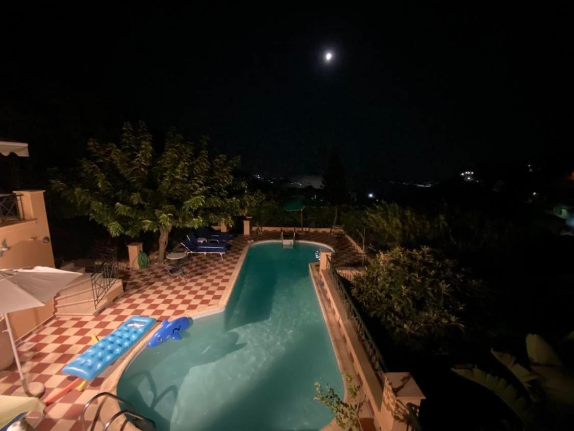 Villa Tzitzifies Kourouklata エクステリア 写真