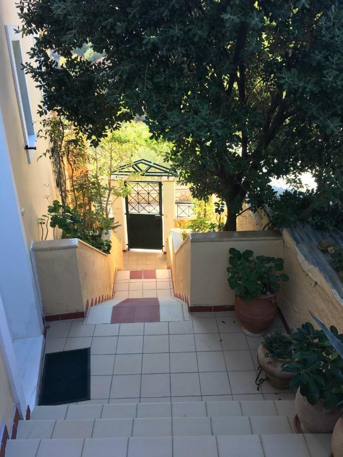 Villa Tzitzifies Kourouklata エクステリア 写真