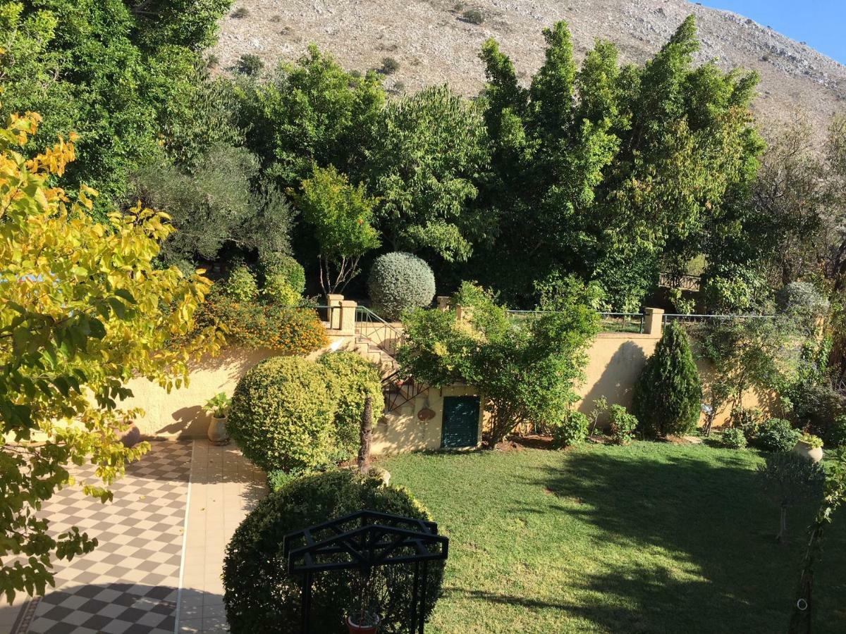 Villa Tzitzifies Kourouklata エクステリア 写真